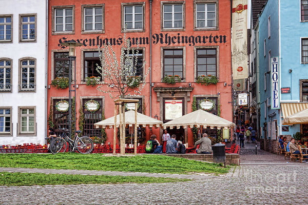 Sidewalk cafe in Cologne, Germany